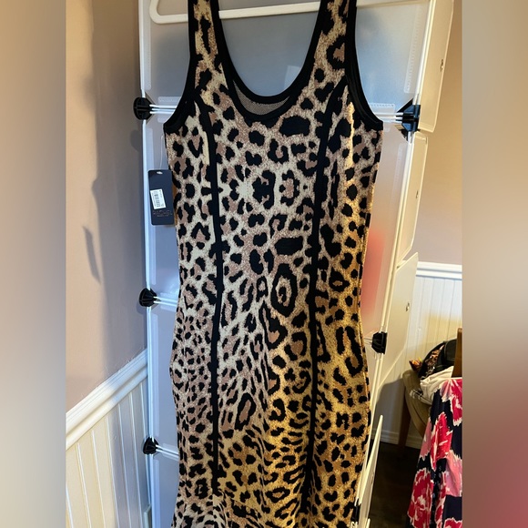 NWT Curve Hugging Dress - Picture 4 of 6